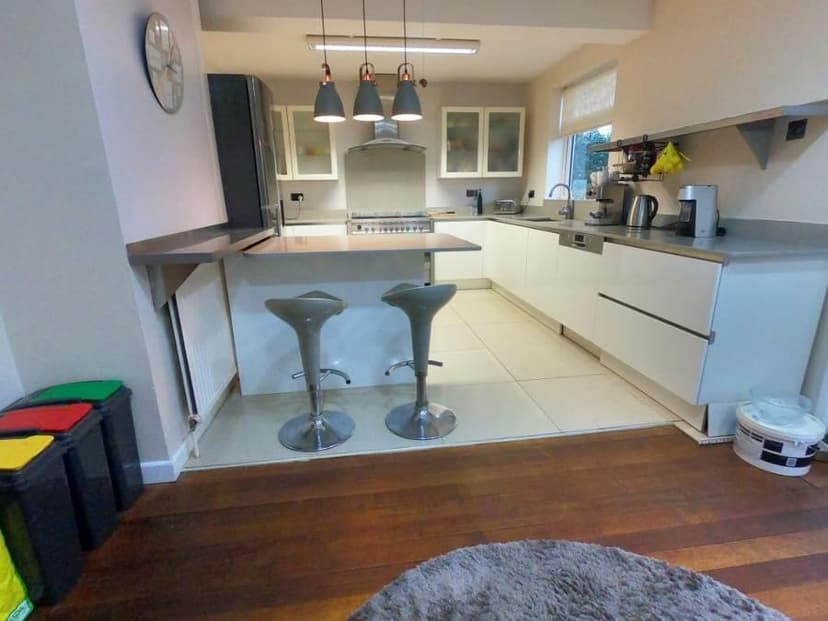 Image 2:4 bedroom Detached house to rent