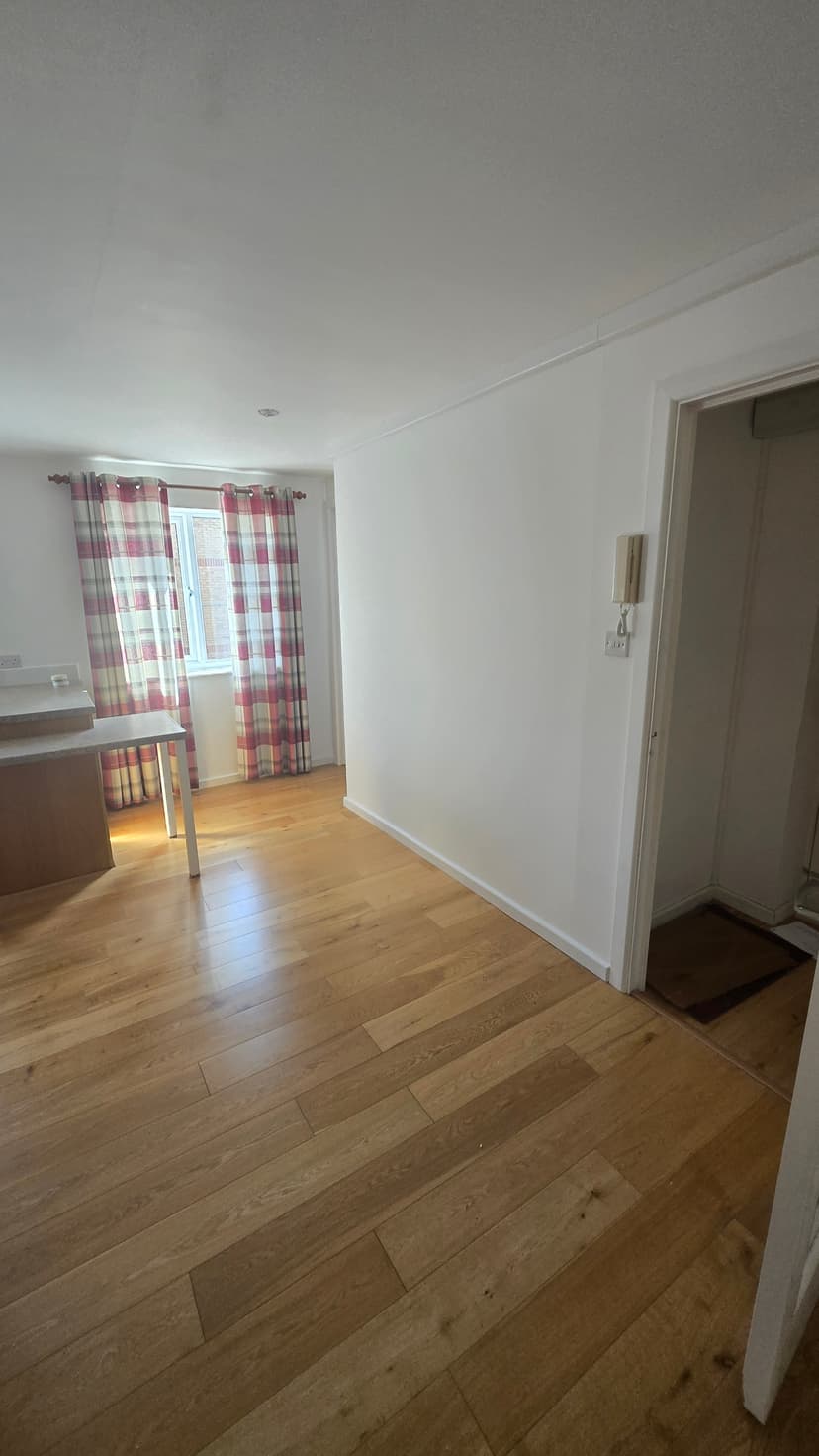 Image 2:1 bedroom Apartment or flat to rent