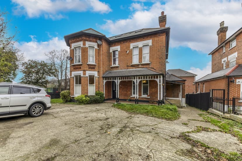 Image 1:1 bedroom Apartment or flat to rent