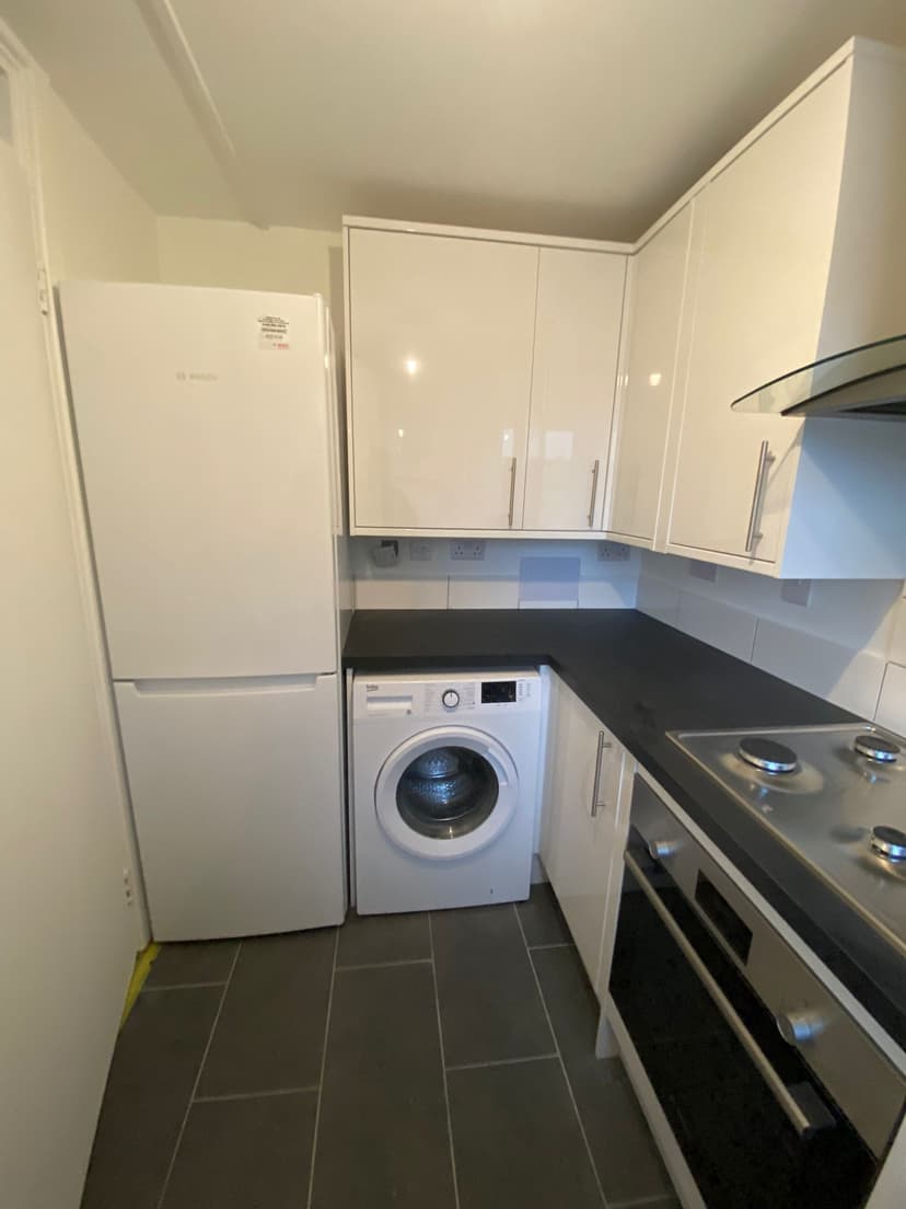 Image 2:1 bedroom Apartment or flat to rent