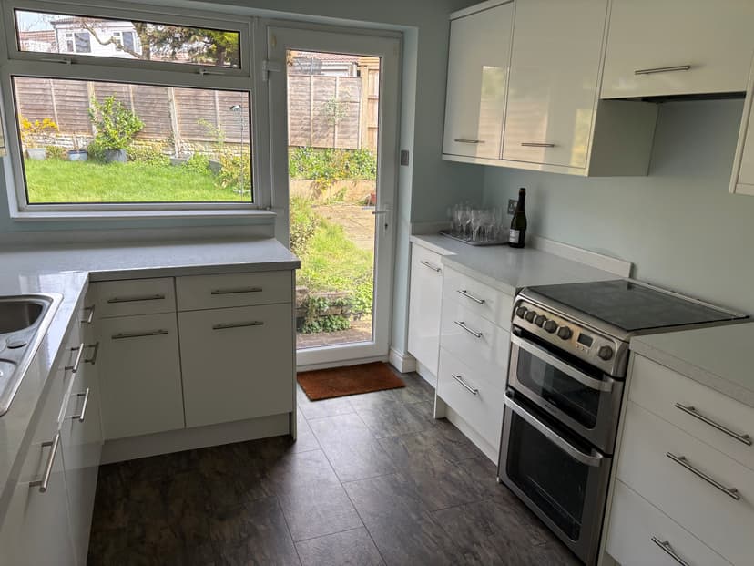 Image 2:3 bedroom Semi-detached house to rent