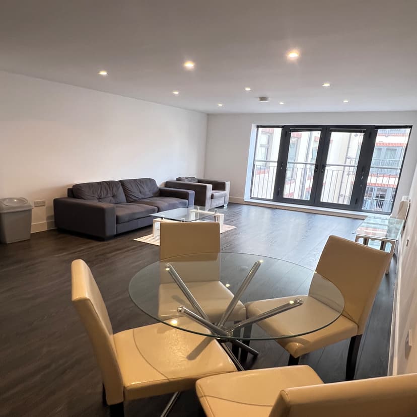 Image 3:2 bedroom Apartment or flat to rent