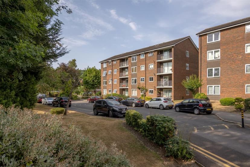 Image 2:3 bedroom Apartment or flat to rent