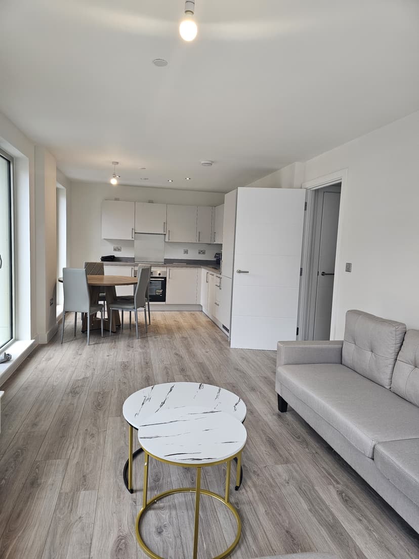 Image 1:2 bedroom Apartment or flat to rent