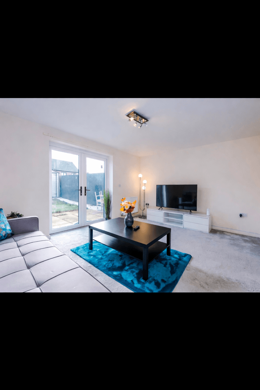 Image 2:3 bedroom Semi-detached house to rent