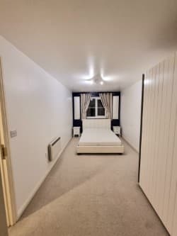 Image 1:2 bedroom Flat to rent