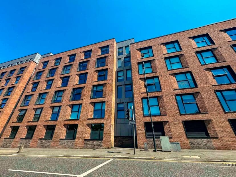 Image 1:1 bedroom Apartment or flat to rent