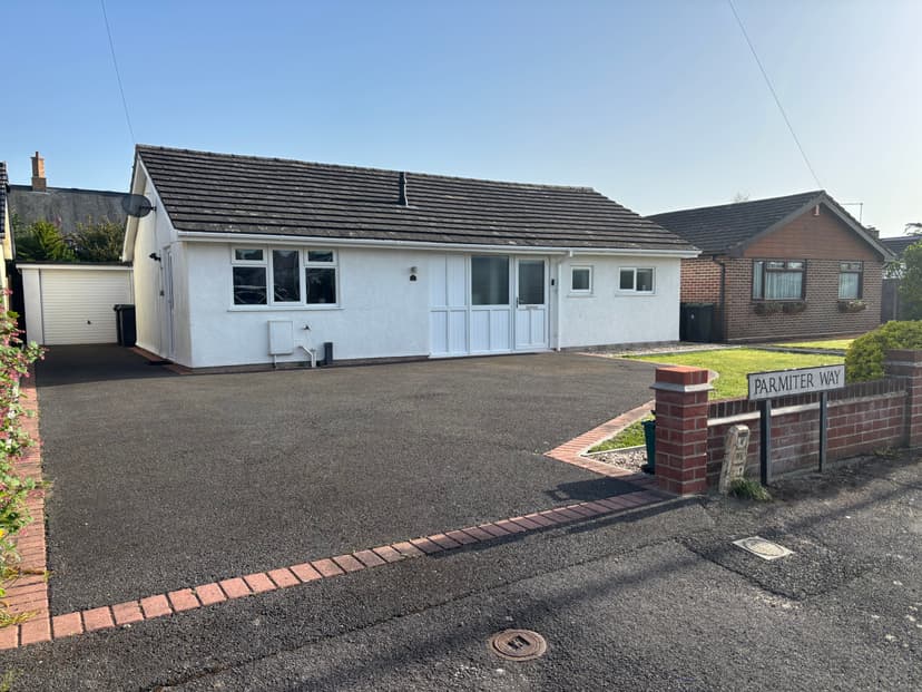Image 2:2 bedroom Bungalow to rent