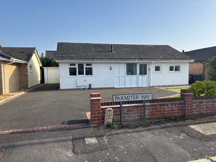 Image 1:2 bedroom Bungalow to rent