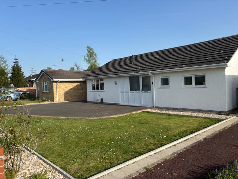 Image 3:2 bedroom Bungalow to rent