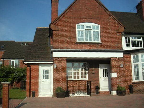 Image 2:2 bedroom Ground floor maisonette to rent