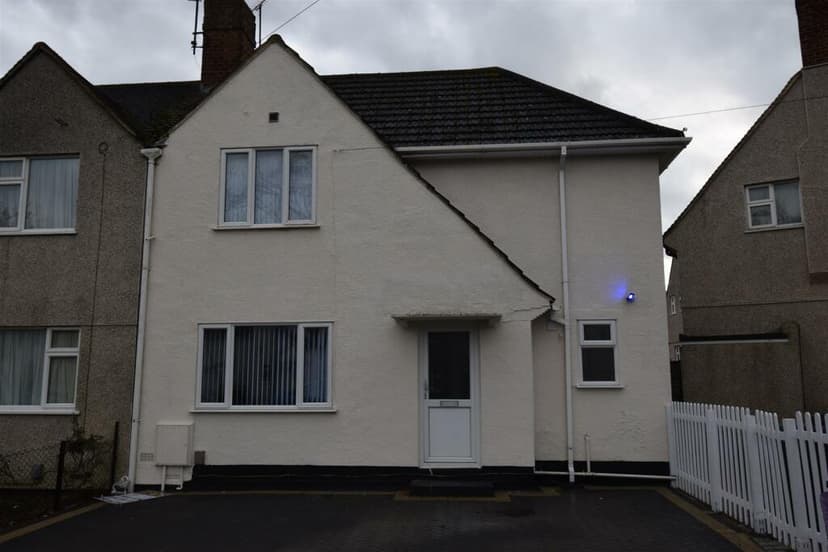 Image 2:3 bedroom Semi-detached house to rent
