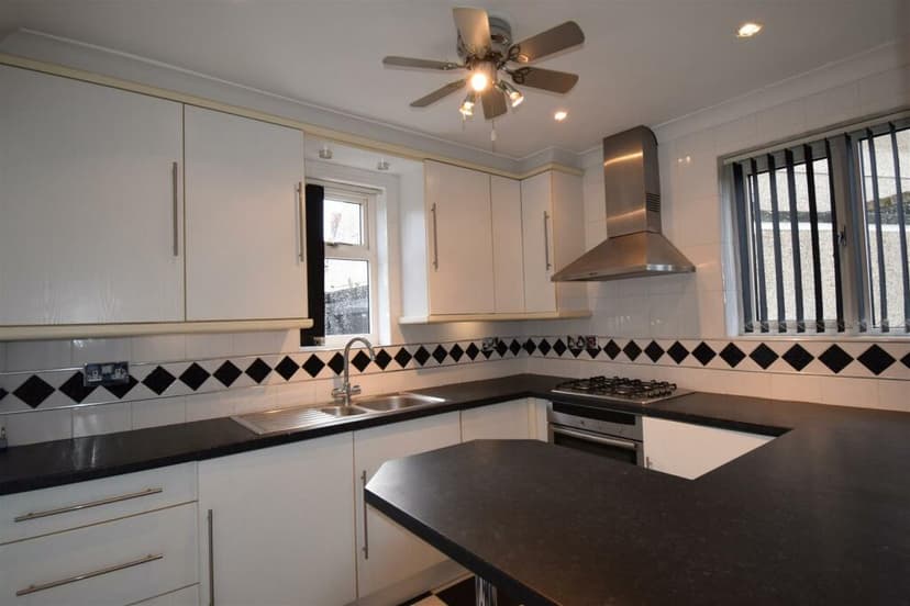 Image 1:3 bedroom Semi-detached house to rent