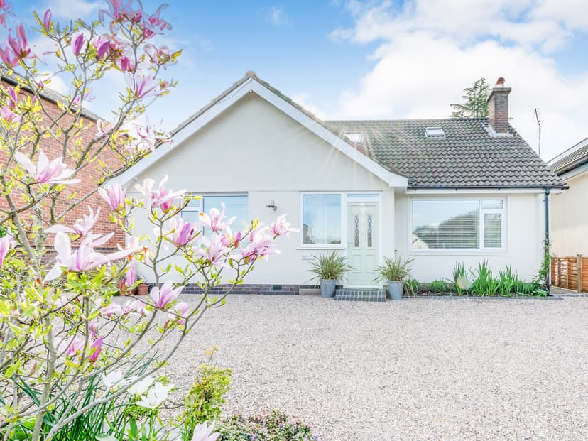 Image 1:4 bedroom Detached house to rent