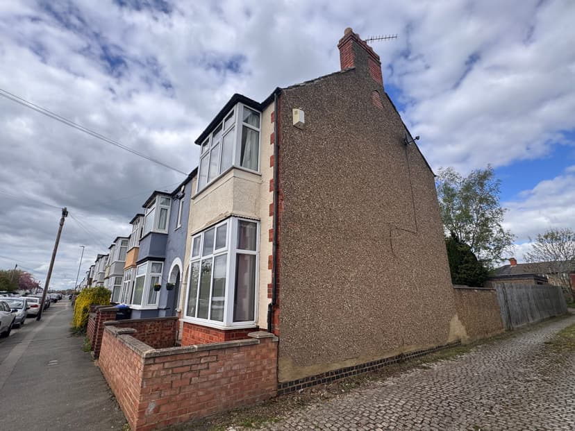 Image 2:3 bedroom End-of-terrace house to rent