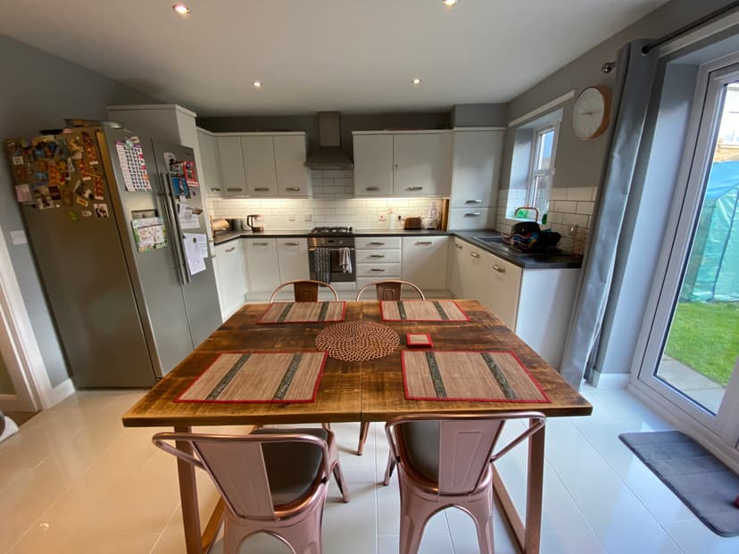 Image 2:3 bedroom Semi-detached house to rent