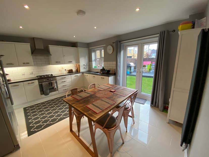 Image 1:3 bedroom Semi-detached house to rent