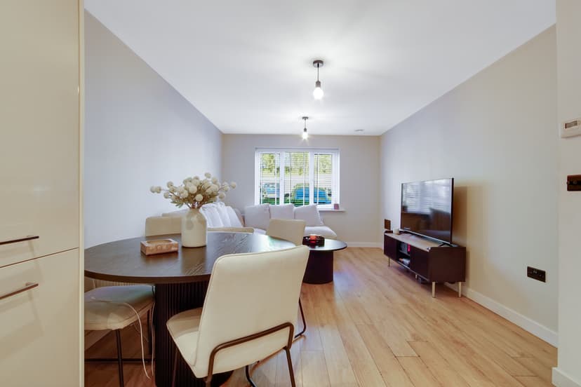 Image 1:1 bedroom Apartment or flat to rent