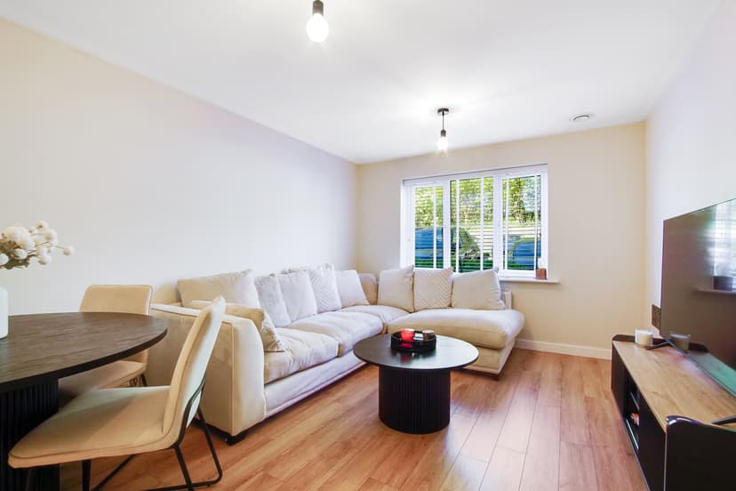 Image 2:1 bedroom Apartment or flat to rent