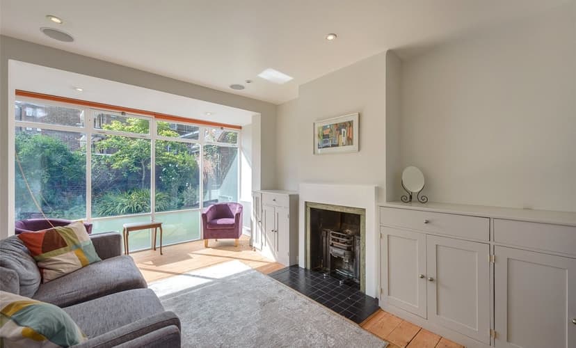 Image 3:2 bedroom End-of-terrace house to rent