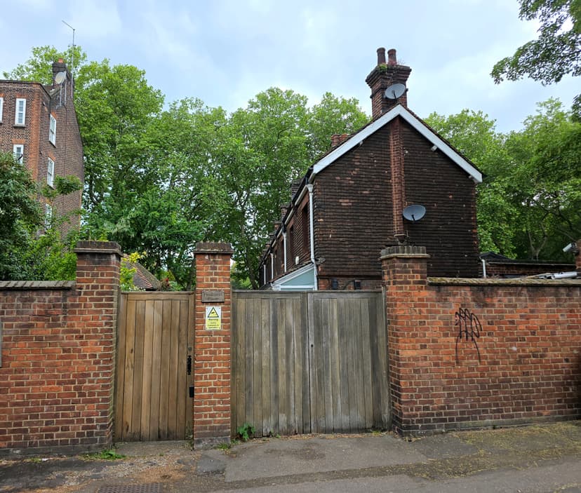 Image 3:2 bedroom End-of-terrace house to rent