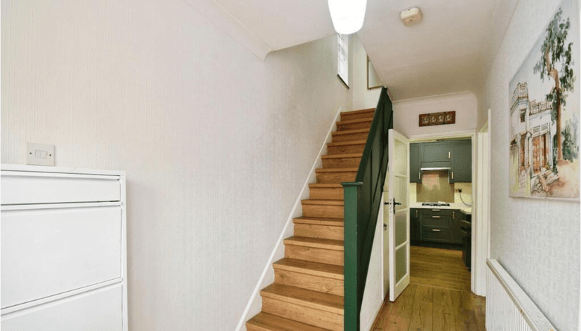 Image 2:4 bedroom Detached house to rent