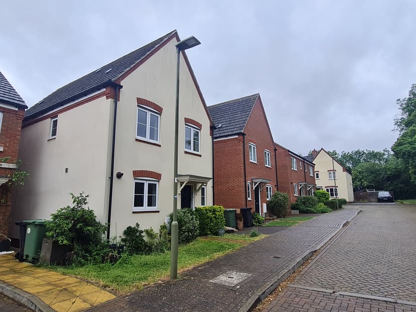 Image 1:4 bedroom Detached house to rent