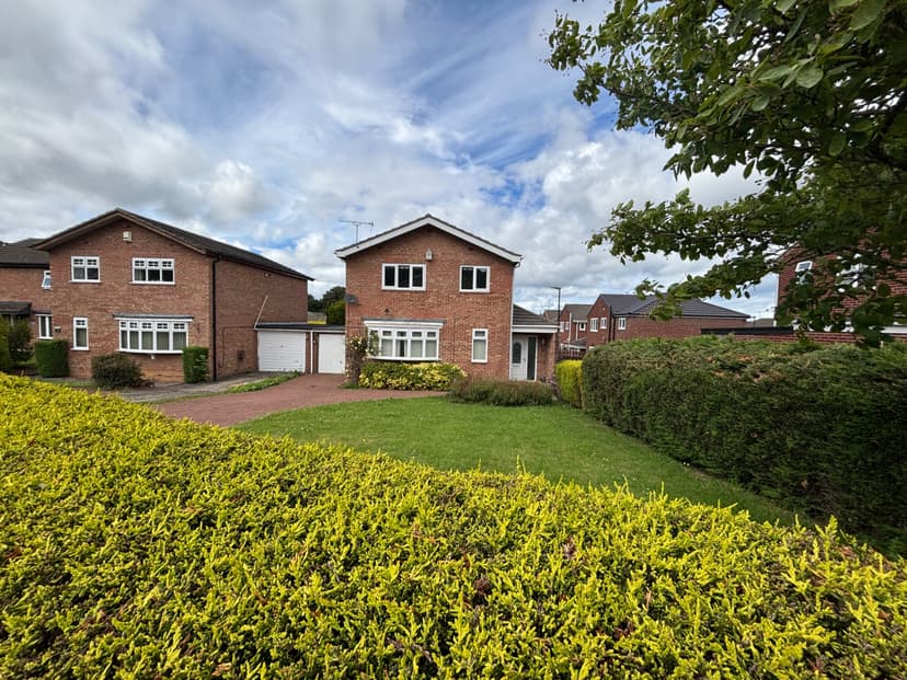 Image 1:4 bedroom Detached house to rent
