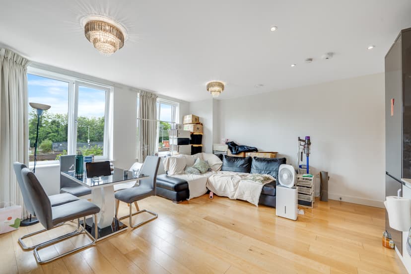Image 2:3 bedroom Apartment or flat to rent
