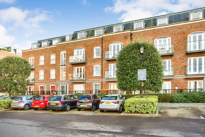 Image 1:1 bedroom Apartment or flat to rent