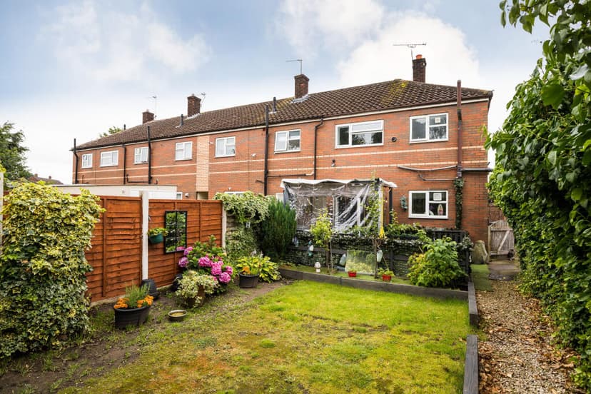 Image 3:2 bedroom End-of-terrace house to rent