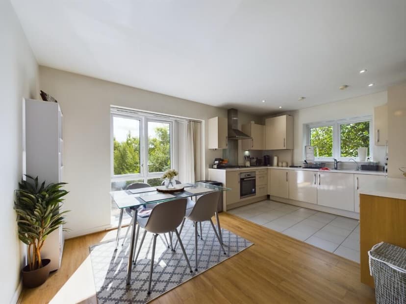 Image 1:2 bedroom Apartment or flat to rent