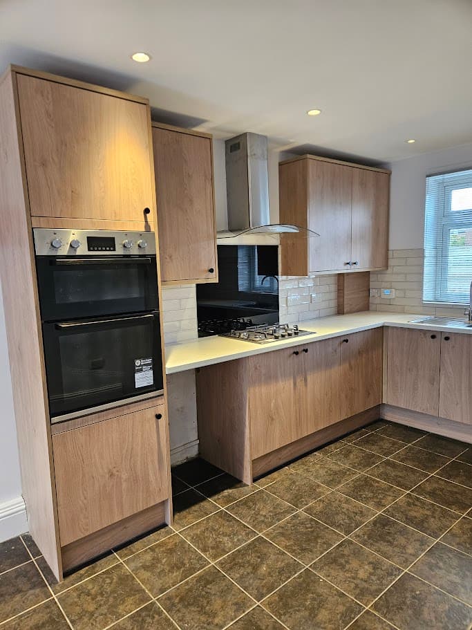 Image 2:4 bedroom Semi-detached house to rent
