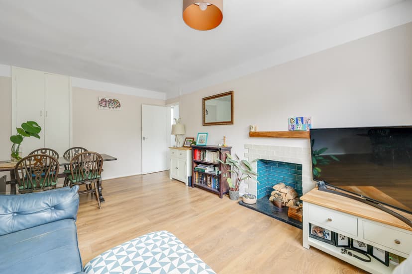 Image 1:2 bedroom Maisonette to rent