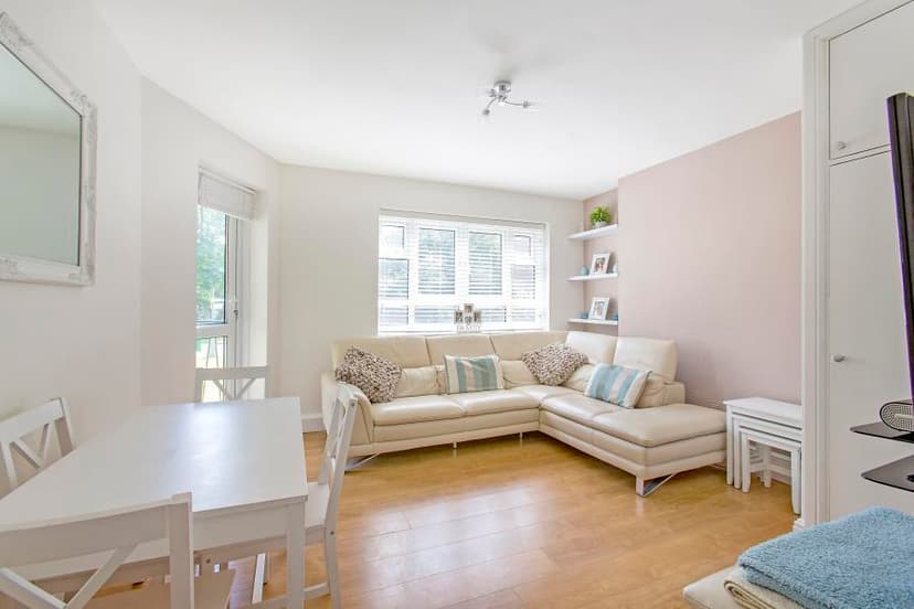 Image 1:2 bedroom Apartment or flat to rent