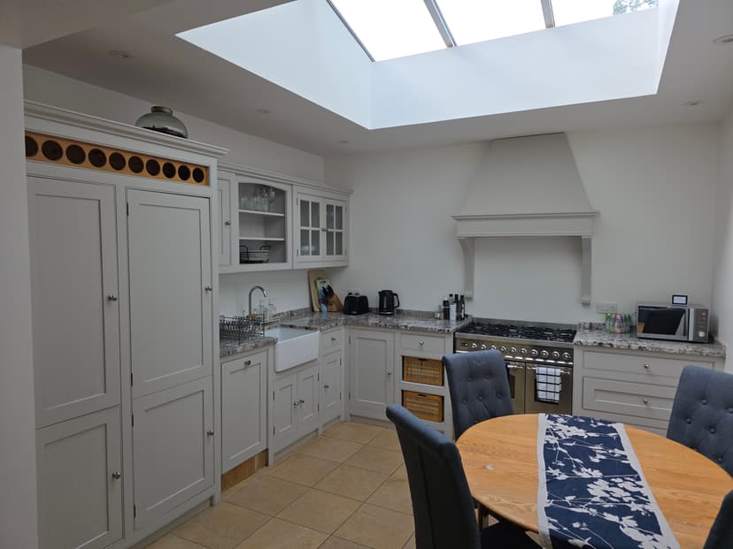 Image 1:2 bedroom End-of-terrace house to rent