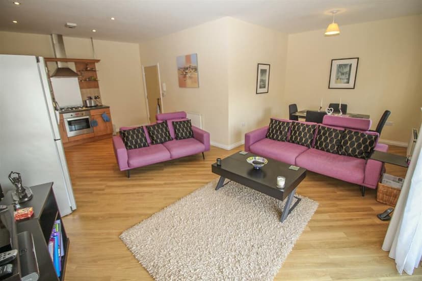 Image 3:2 bedroom Apartment or flat to rent