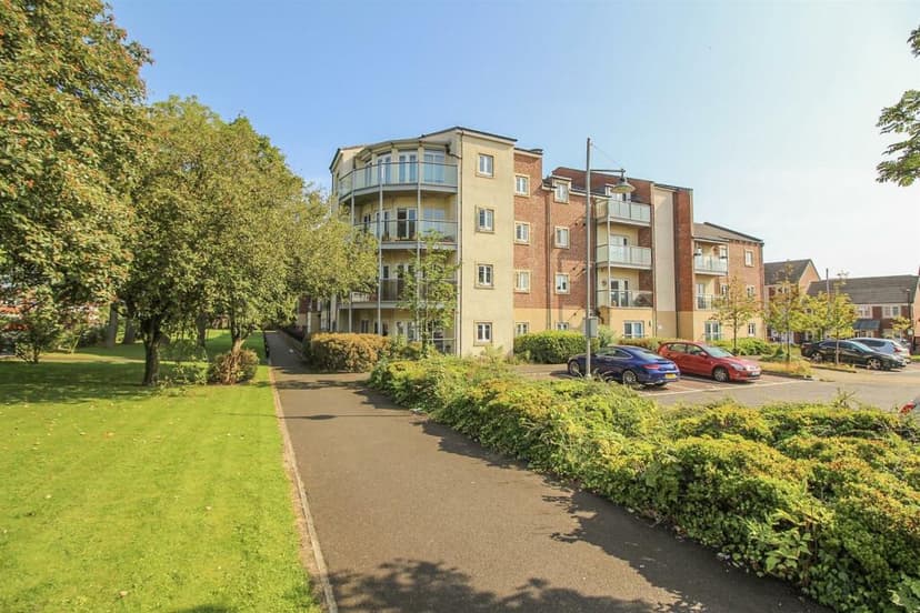 Image 1:2 bedroom Apartment or flat to rent