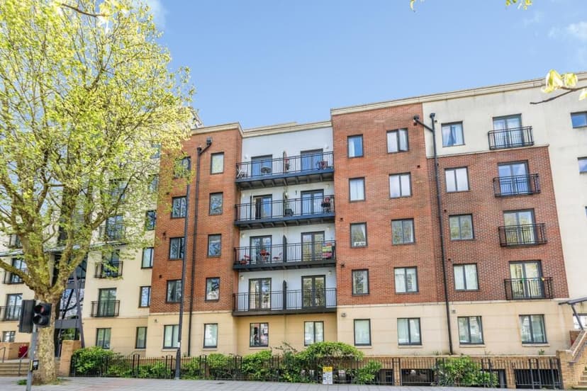 Image 1:2 bedroom Apartment or flat to rent