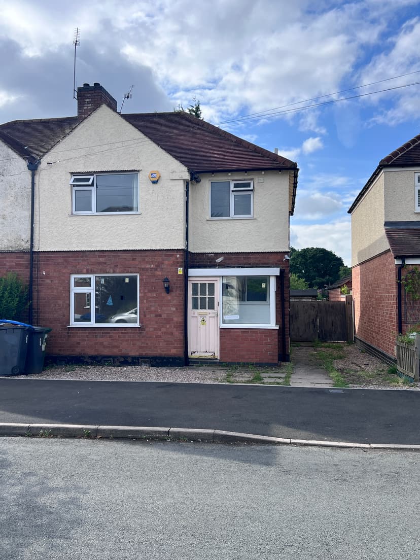 Image 2:3 bedroom Semi-detached house to rent