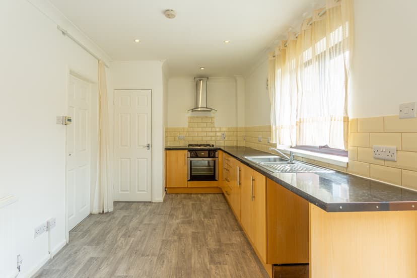 Image 2:3 bedroom Semi-detached house to rent