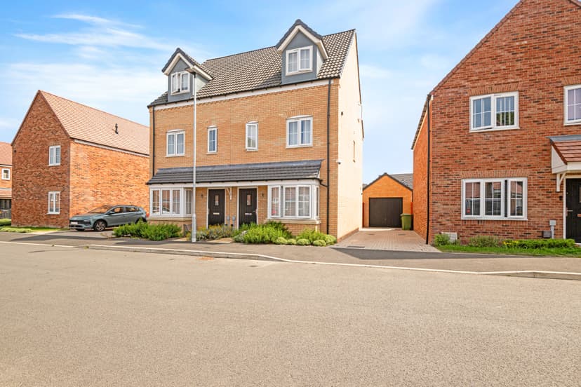 Image 1:3 bedroom Semi-detached house to rent