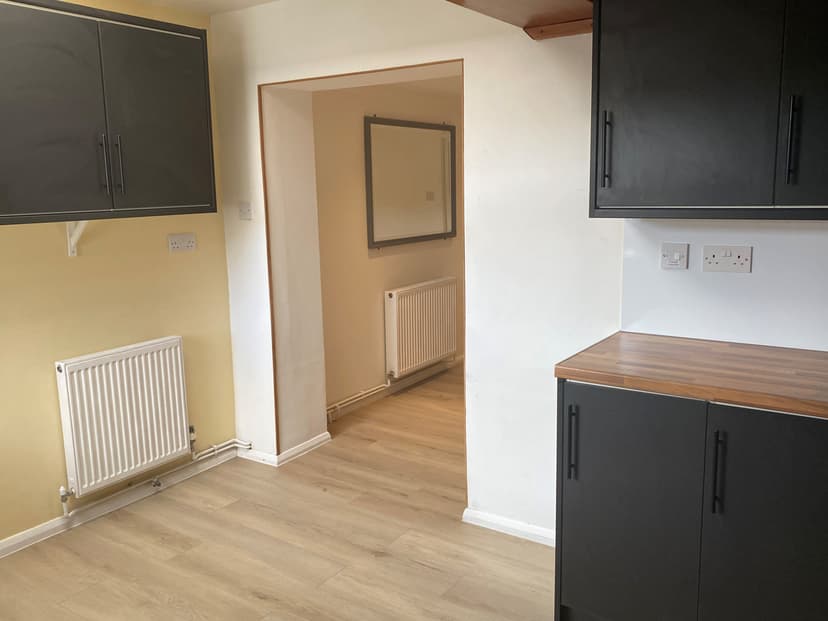 Image 3:3 bedroom End-of-terrace house to rent