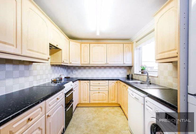 Image 2:3 bedroom Apartment or flat to rent