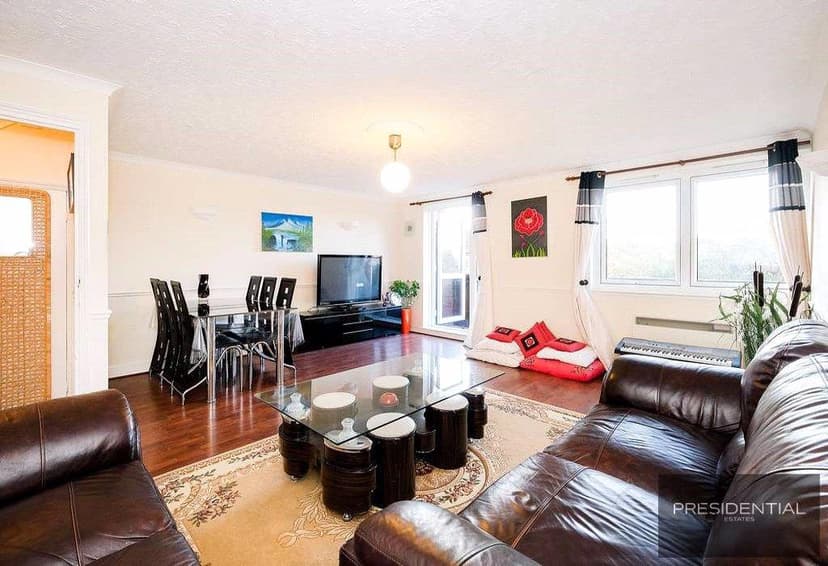 Image 1:3 bedroom Apartment or flat to rent