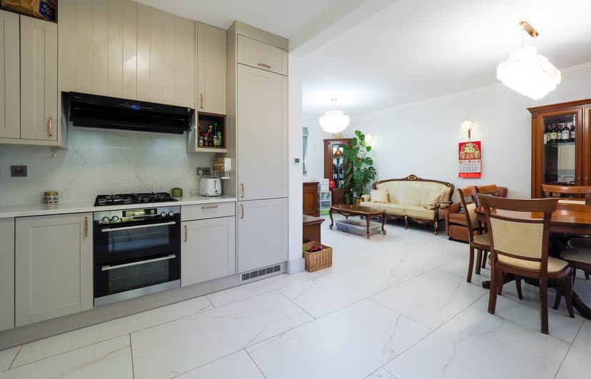 Image 2:4 bedroom Cottage to rent