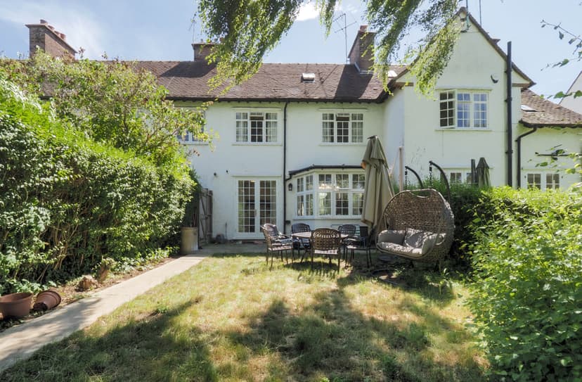 Image 1:4 bedroom Cottage to rent