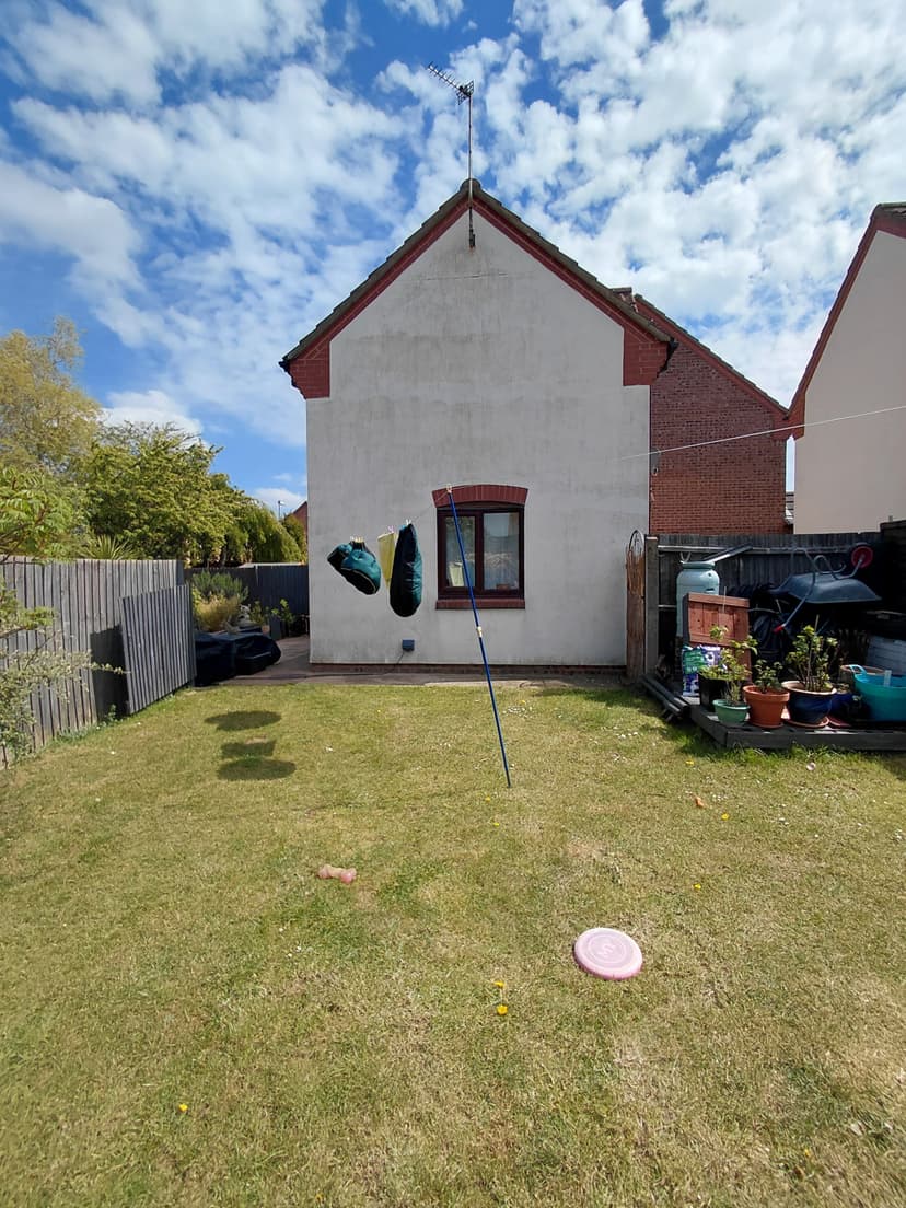 Image 2:2 bedroom End-of-terrace house to rent