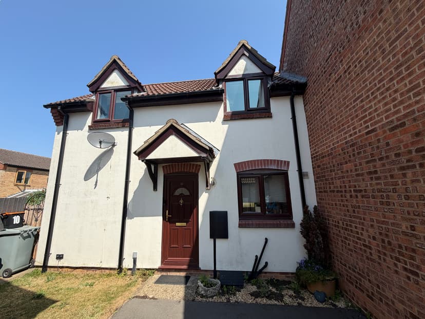 Image 1:2 bedroom End-of-terrace house to rent