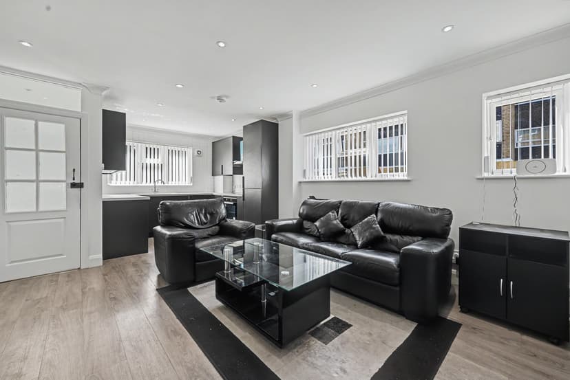 Image 3:1 bedroom Apartment or flat to rent
